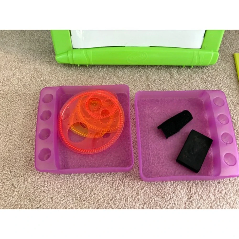 Crayola Easel‎ Art Case Board with Stencils Stamps Activity Travel Kids